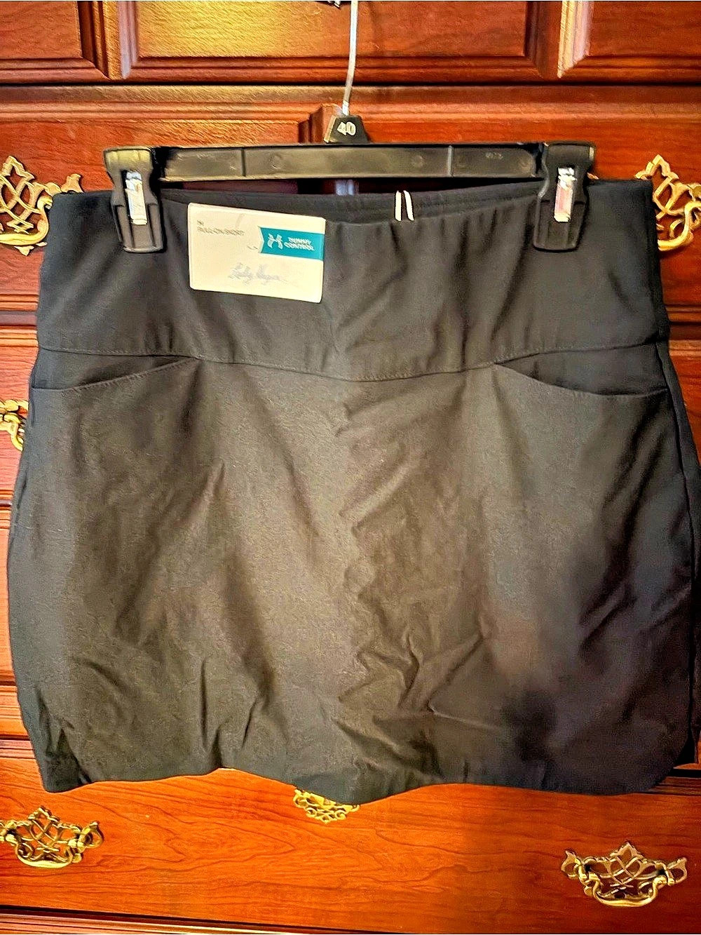 Medium uniform Women's Black Mini Skirt Size Medium NWT